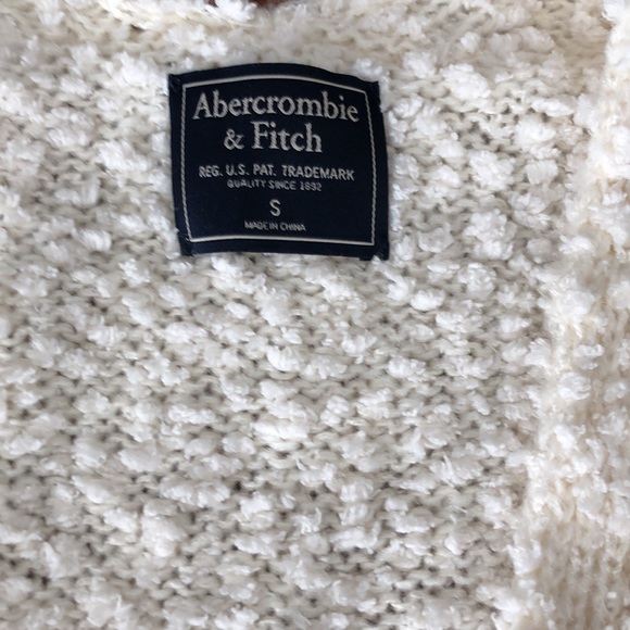 Abercrombie and Fitch Cream Sweater, Size small - Picture 2 of 3